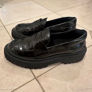 Zara girls loafers, size 33/ US 1.5, gently worn